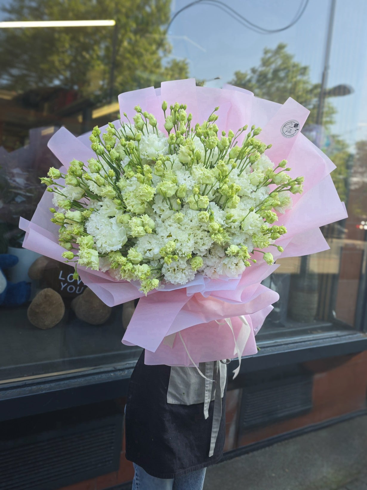 White pastel eustoma bouquet