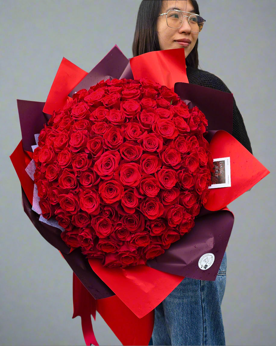 Kytice 101 rudých růží Ekvádor 70 cm – Luxusní romantický dárek