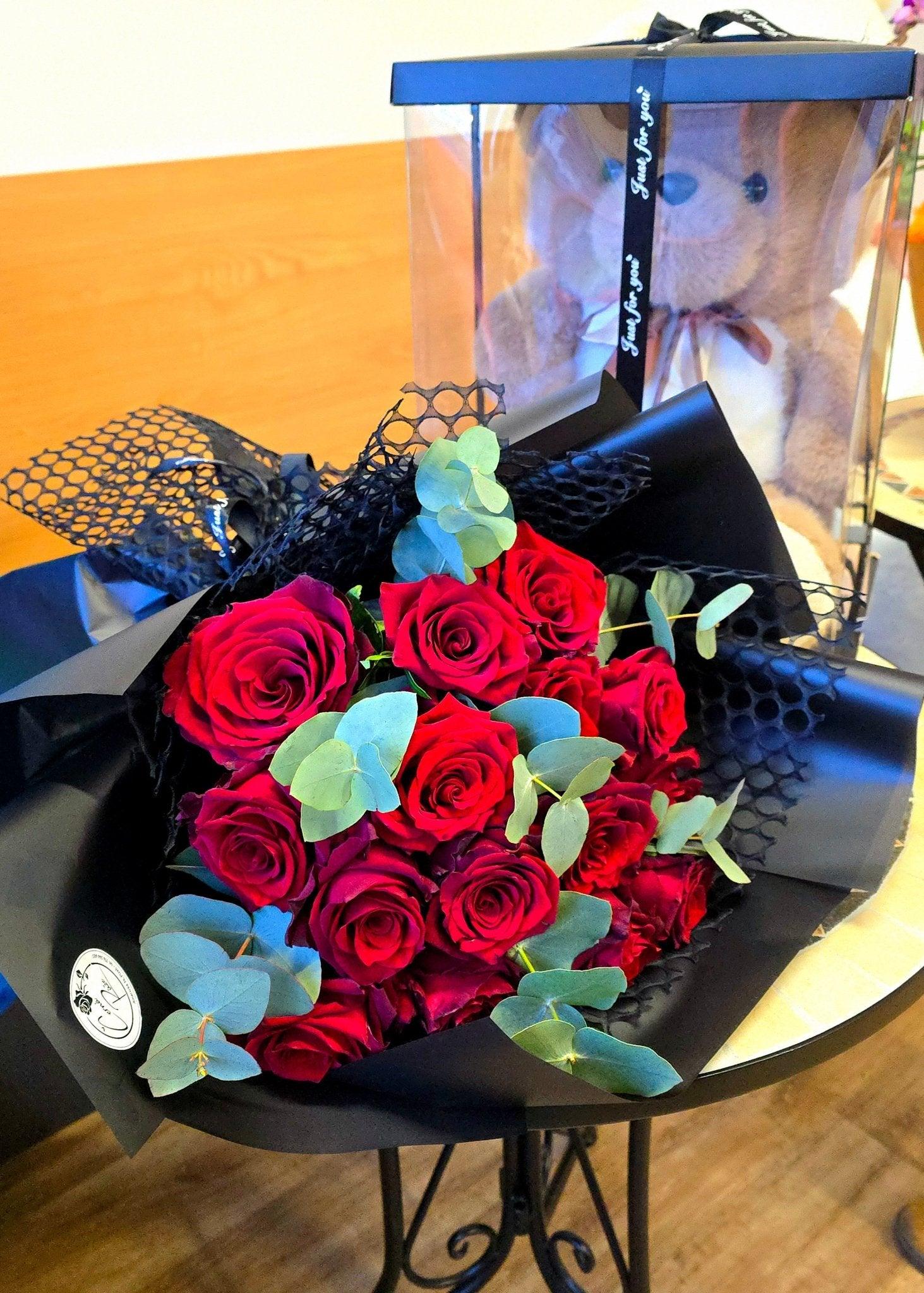 Kytice rudých růží z Ekvádoru - Černá Růže