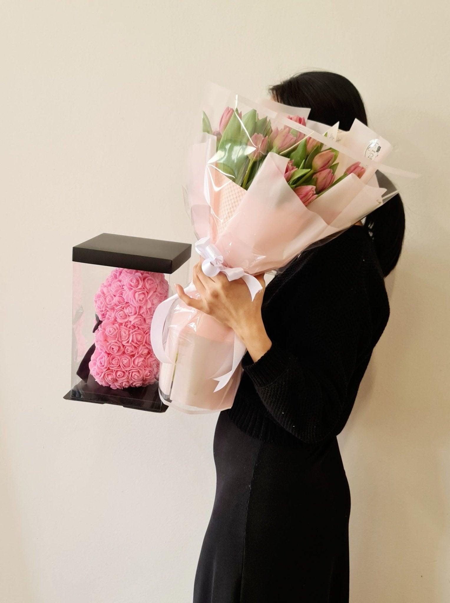 Kytice růžových tulipánů s papírem - Černá Růže