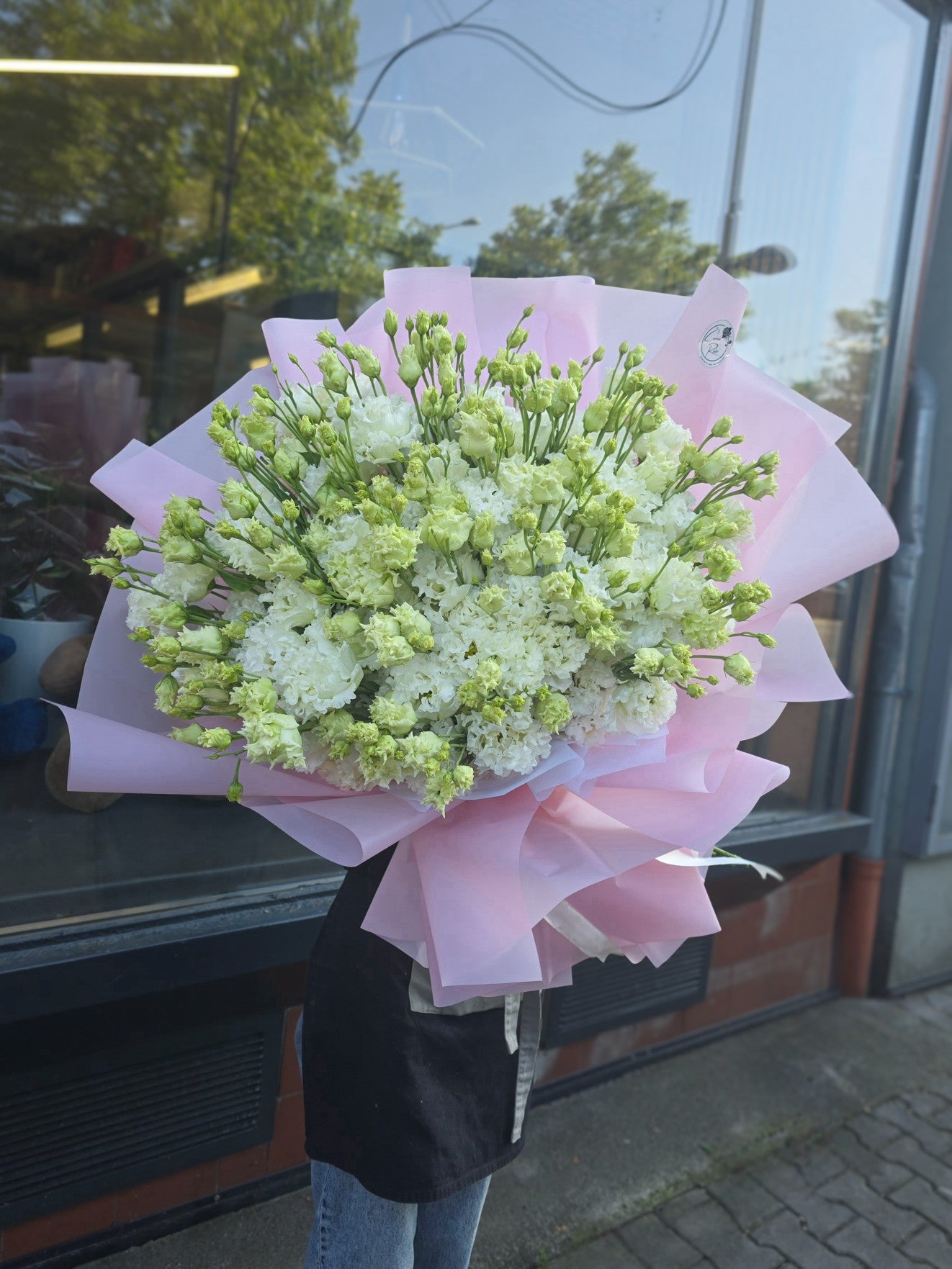 White pastel eustoma bouquet