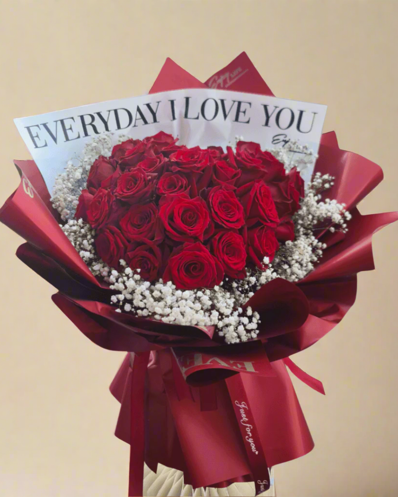 Kytice červený růže a gypsophila - Černá Růže