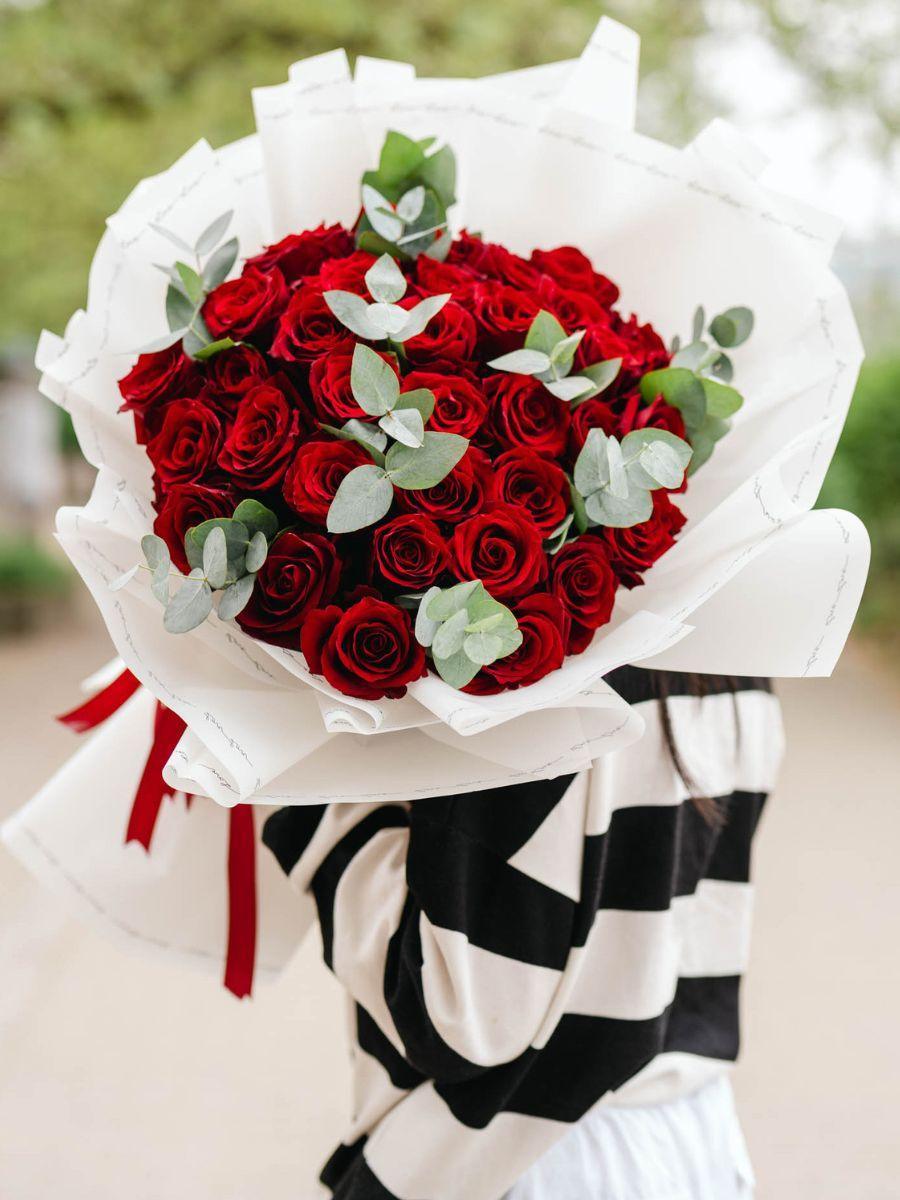 Kytice červený růží - Černá Růže