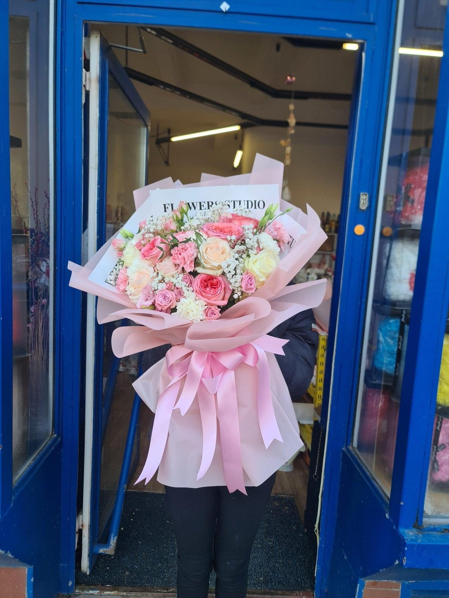 kytice mixy se hezkou papíru - Černá Růže