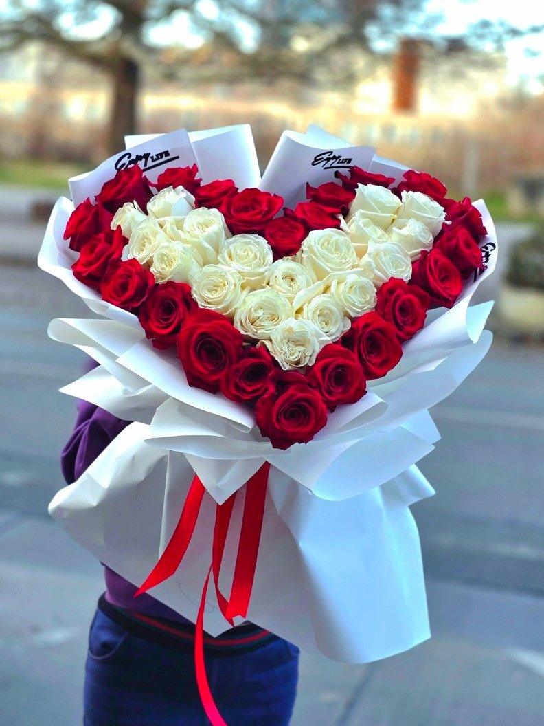 Kytice růží ve srdcem - Černá Růže