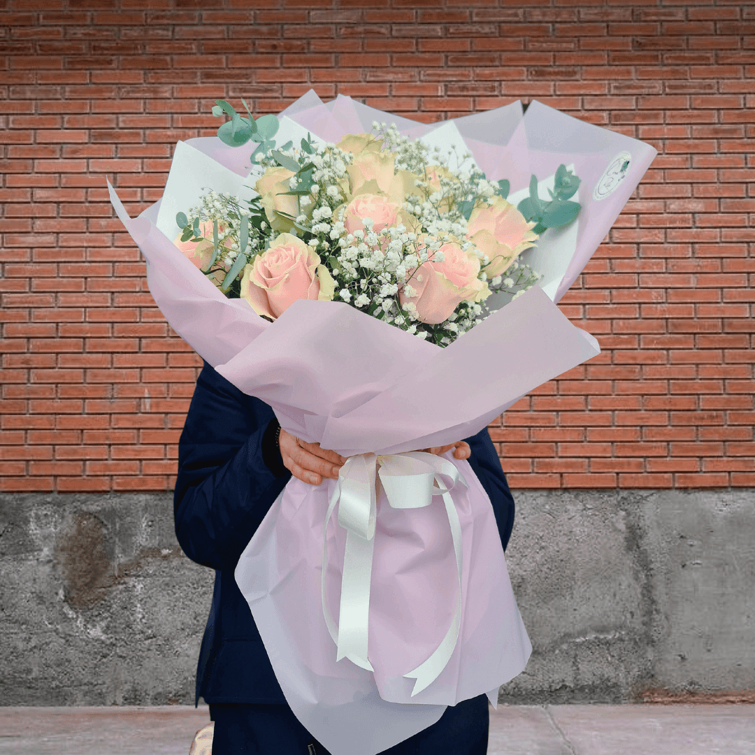 Kytice růžový růže se gypsophilou - Černá Růže