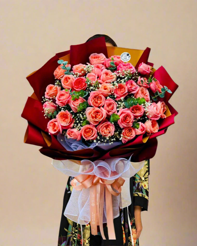 Kytice řůzových pivoňkové růže - Černá Růže