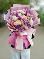 Míchaná kytice s hezkou papírem - Černá Růže