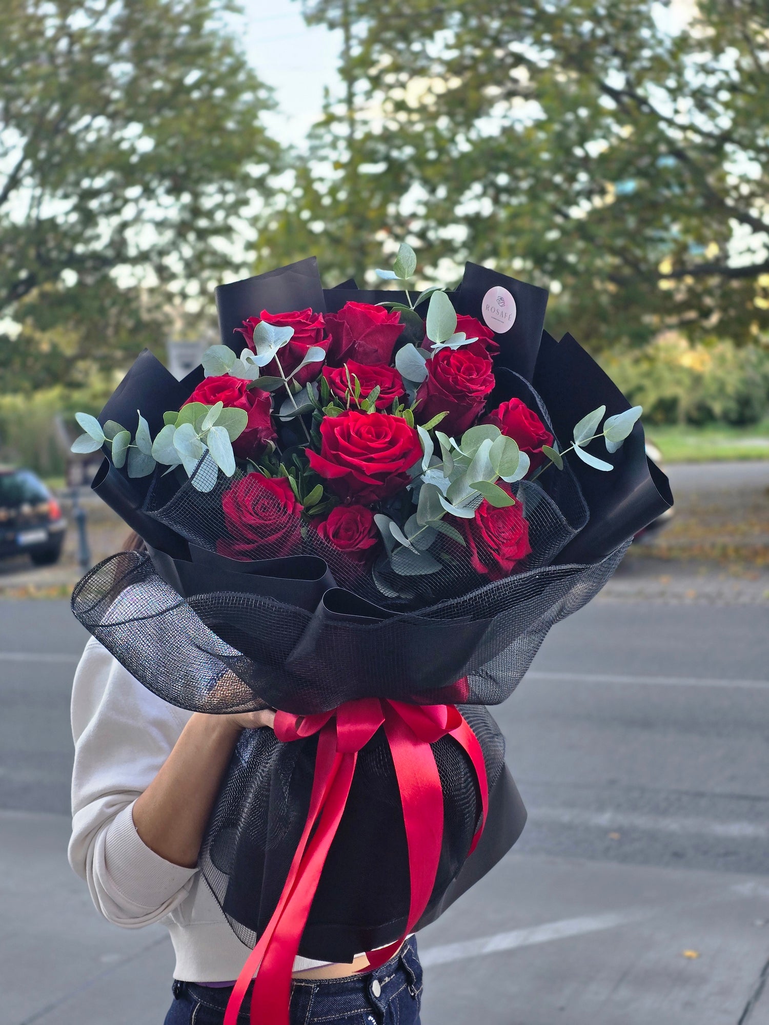 Bouquet of red roses from Ecuador 